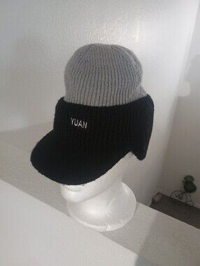 Two-Tone Knit Visor Beanie in Gray & Black